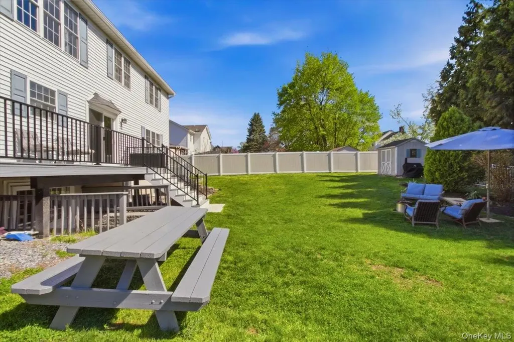 18 Barrett Place Beacon NY 12508