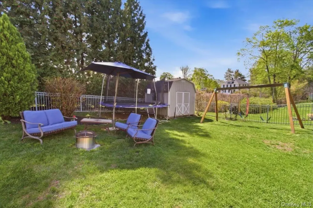 18 Barrett Place Beacon NY 12508