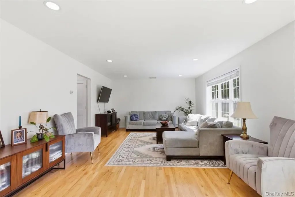 18 Barrett Place Beacon NY 12508