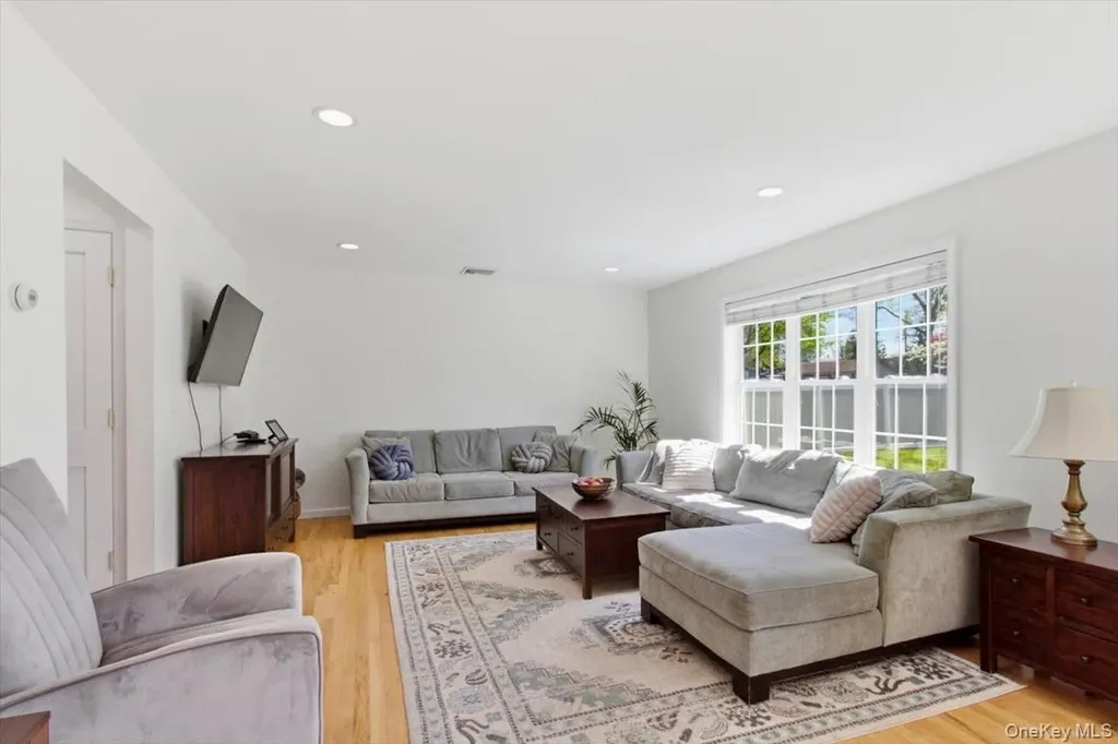 18 Barrett Place Beacon NY 12508
