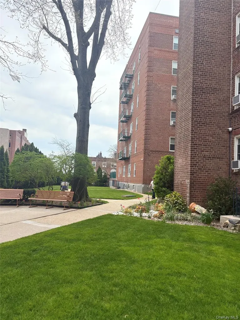 34 Cathedral Avenue Hempstead NY 11550
