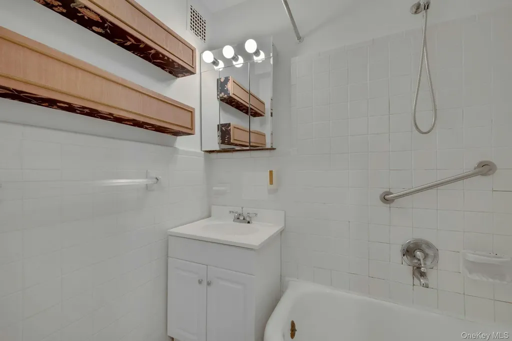 280 Bronxville Road Bronxville NY 10708