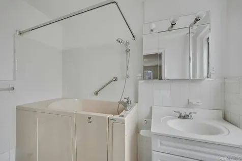 280 Bronxville Road Bronxville NY 10708