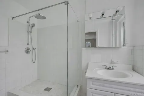 280 Bronxville Road Bronxville NY 10708