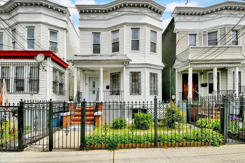681 E 243rd Street Bronx NY 10470