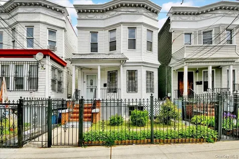 681 E 243rd Street Bronx NY 10470