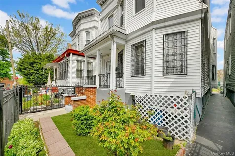 681 E 243rd Street Bronx NY 10470