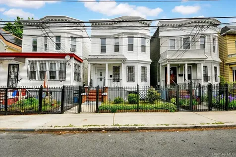 681 E 243rd Street Bronx NY 10470