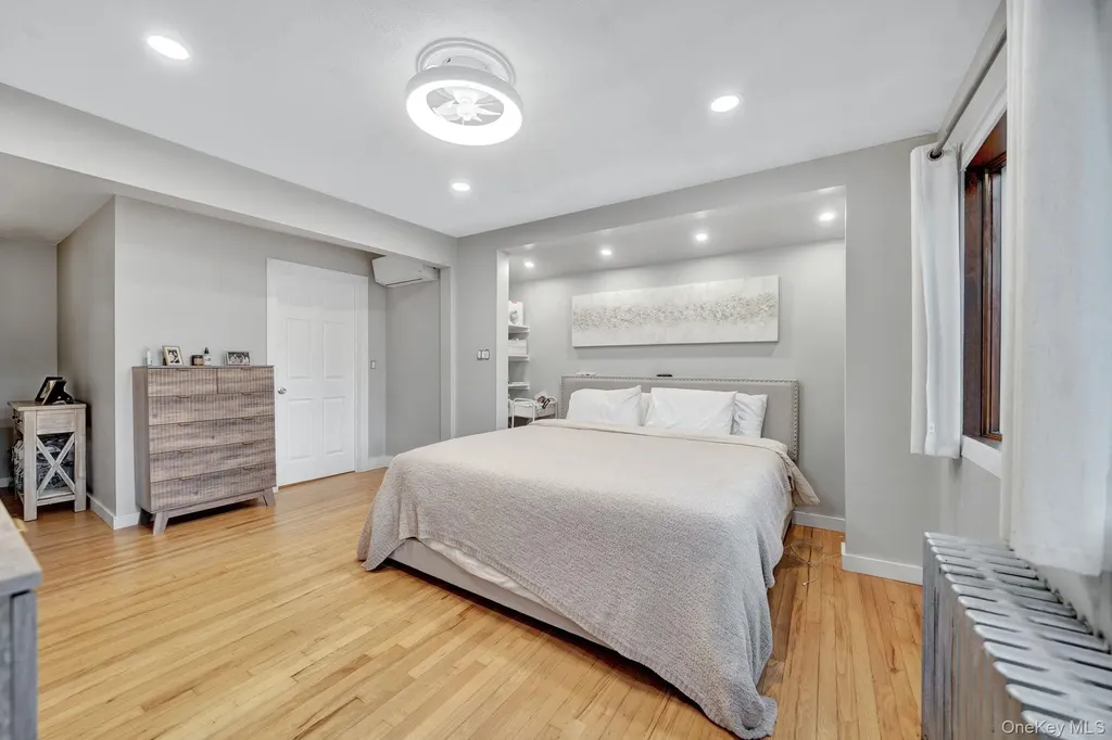 105 Thomas Place Bellmore NY 11710