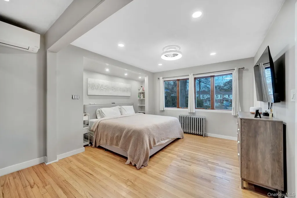 105 Thomas Place Bellmore NY 11710