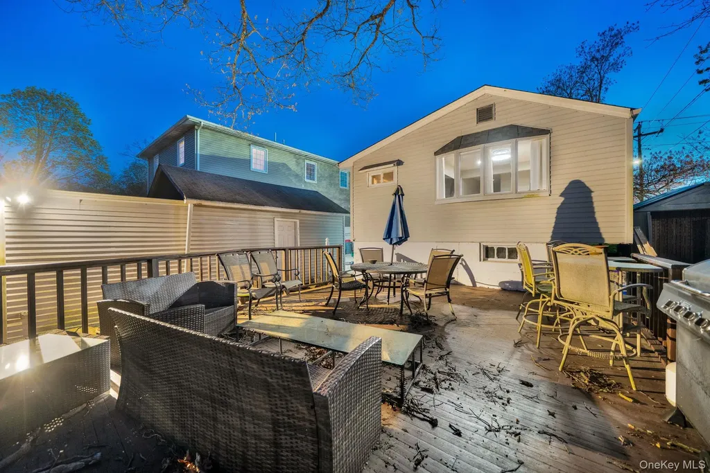 105 Thomas Place Bellmore NY 11710