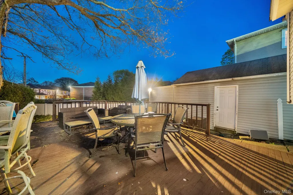 105 Thomas Place Bellmore NY 11710