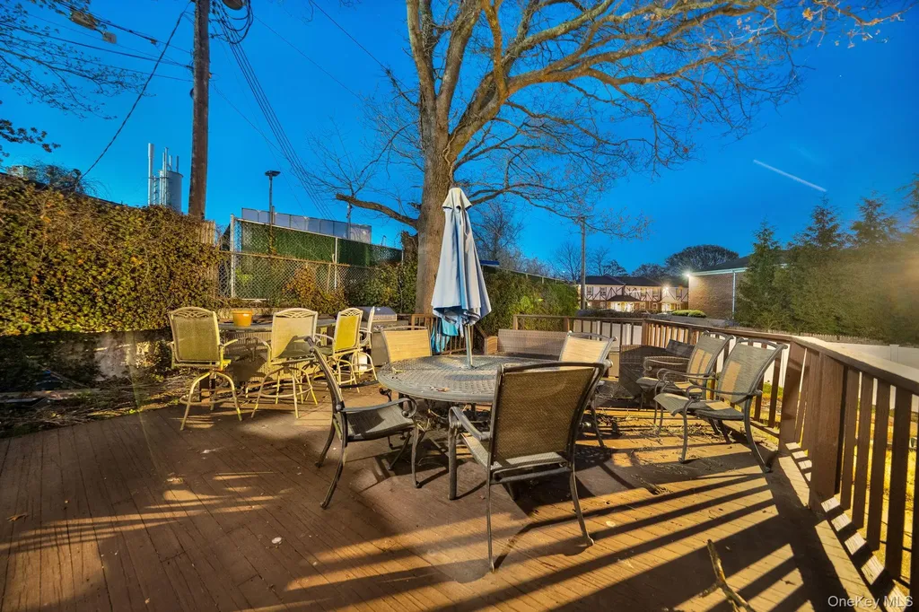 105 Thomas Place Bellmore NY 11710