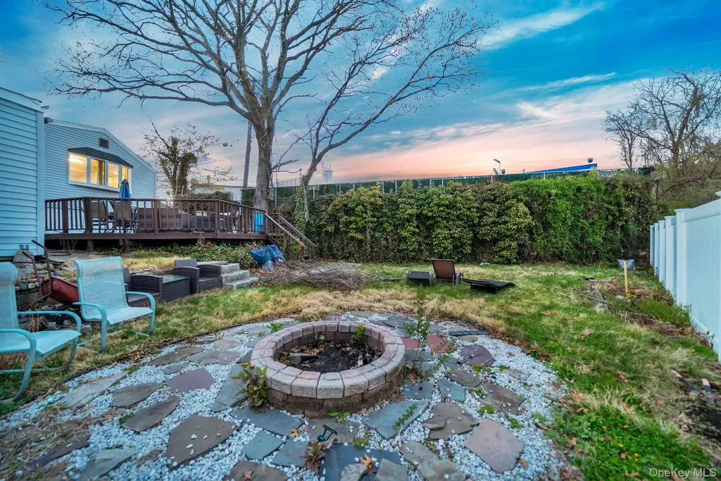 105 Thomas Place Bellmore NY 11710