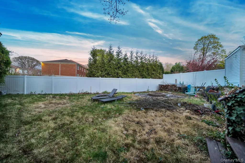 105 Thomas Place Bellmore NY 11710