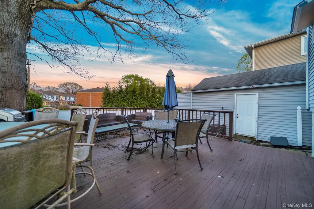 105 Thomas Place Bellmore NY 11710