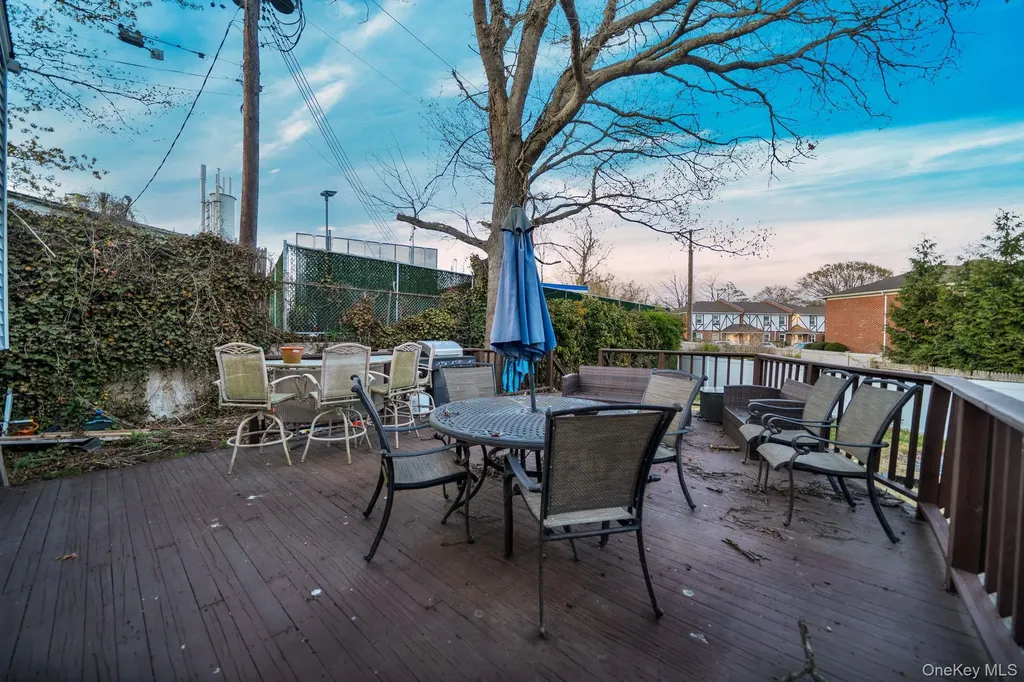 105 Thomas Place Bellmore NY 11710