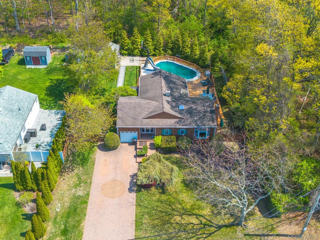 763 Pat Drive West Islip NY 11795