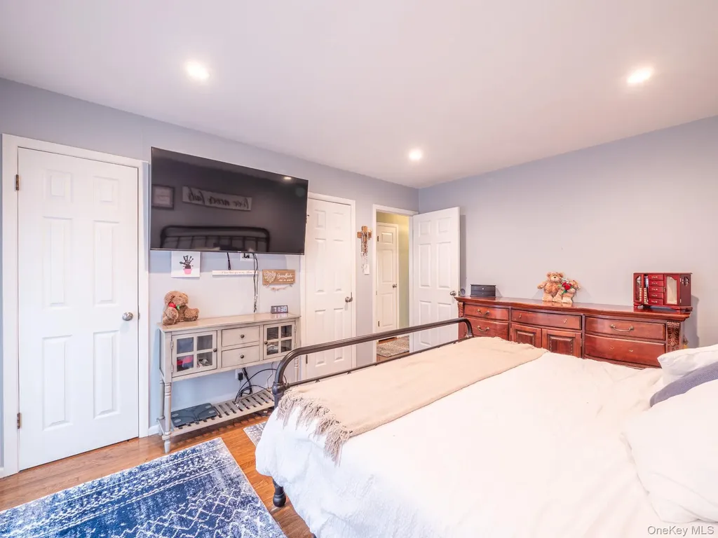763 Pat Drive West Islip NY 11795