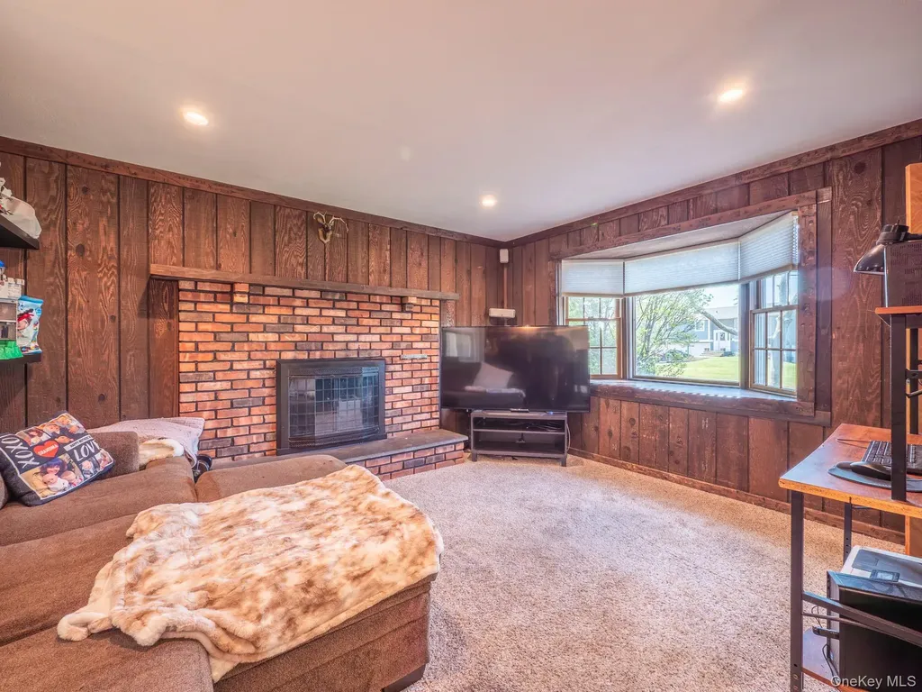 763 Pat Drive West Islip NY 11795
