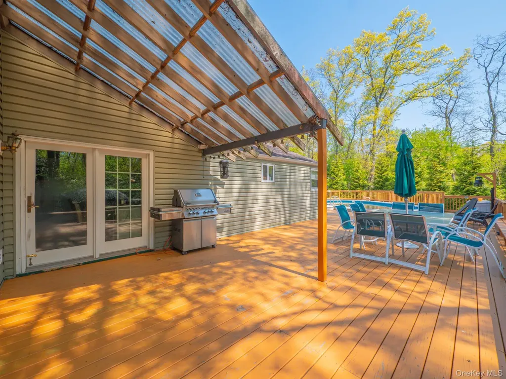763 Pat Drive West Islip NY 11795