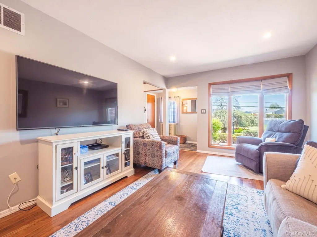 763 Pat Drive West Islip NY 11795