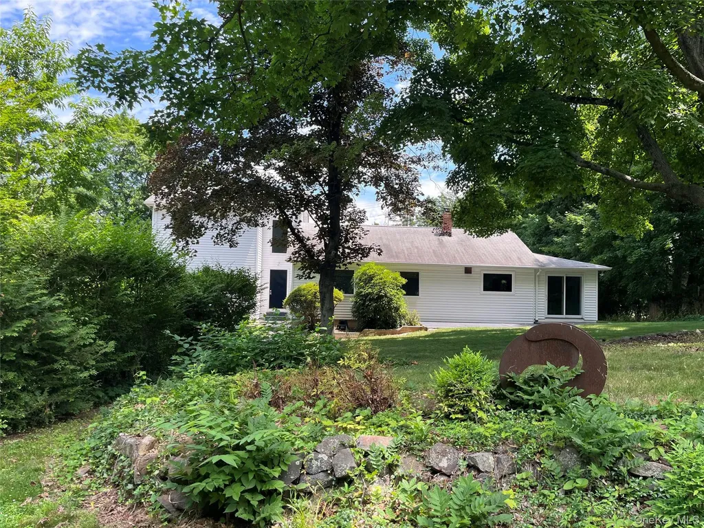 17 Montrose Station Road Montrose NY 10548