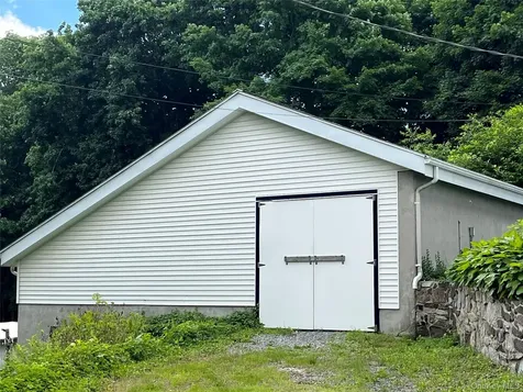 17 Montrose Station Road Montrose NY 10548