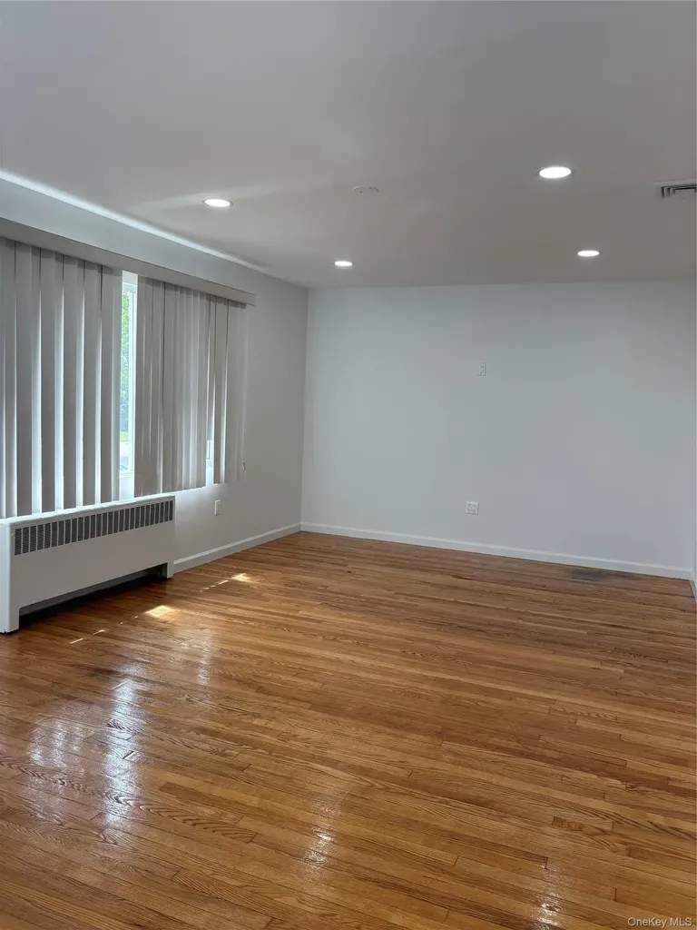 2262 Leighton Road Elmont NY 11003