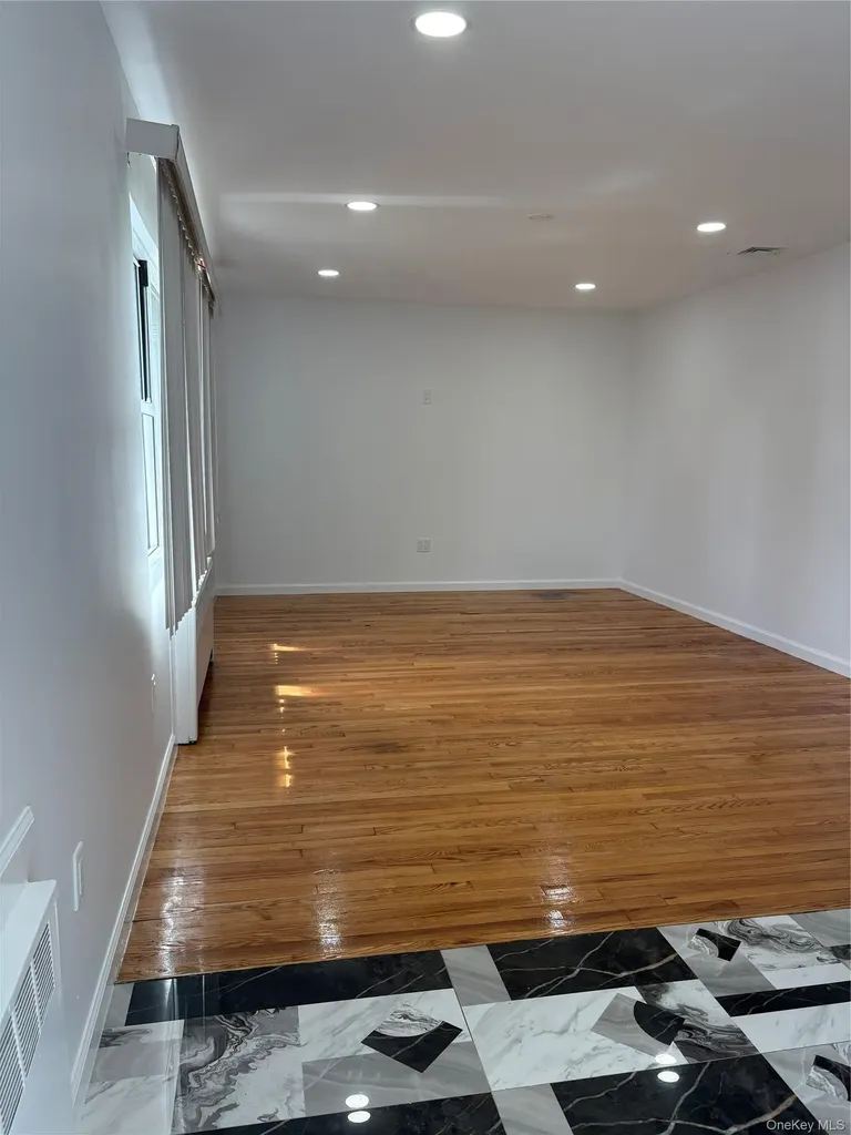 2262 Leighton Road Elmont NY 11003