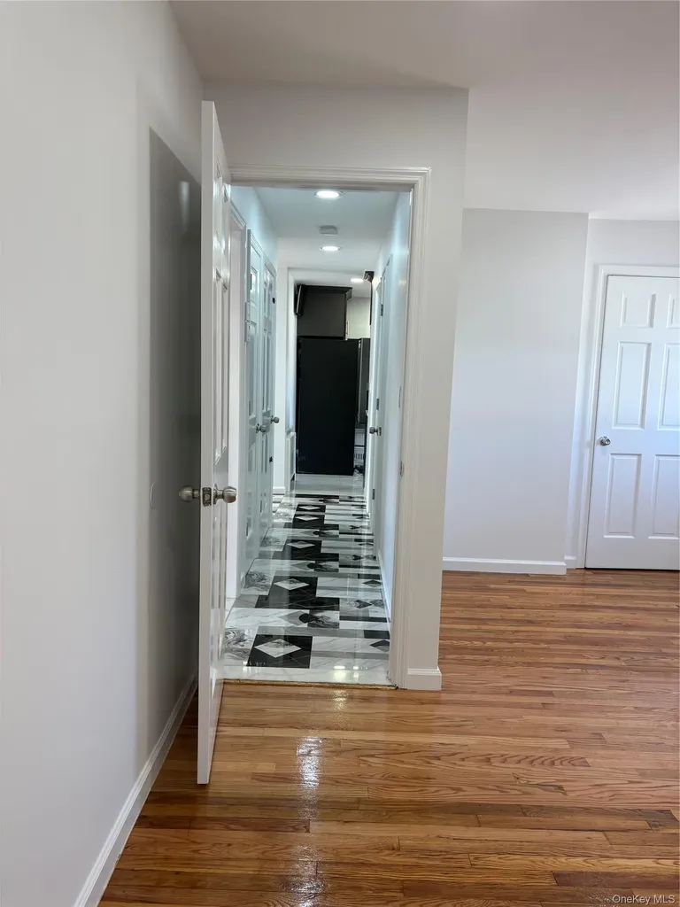 2262 Leighton Road Elmont NY 11003