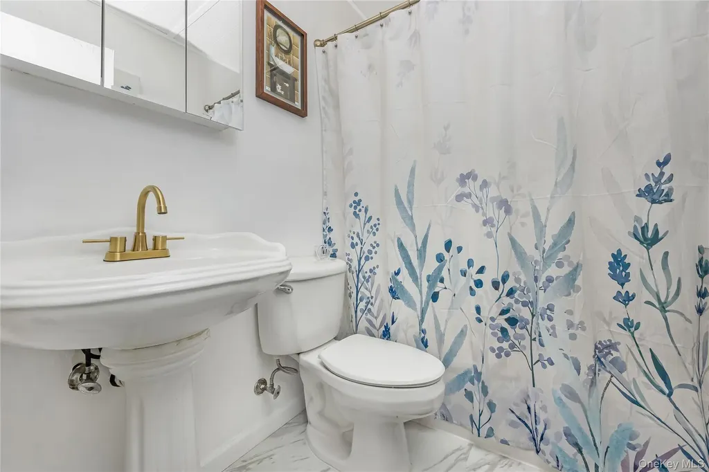 31 Dena Drive Blue Point NY 11715
