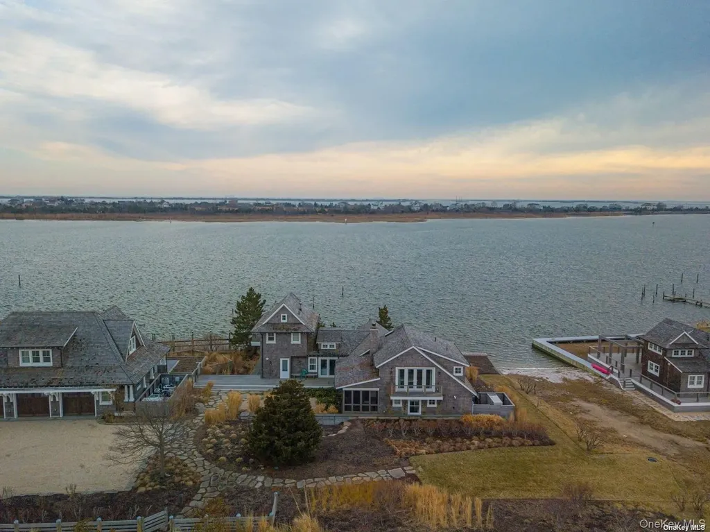 11A Captree Babylon NY 11702