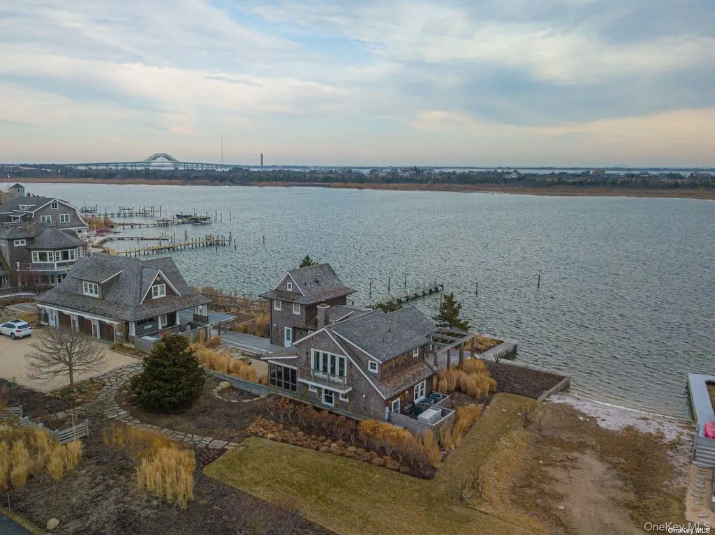 11A Captree Babylon NY 11702