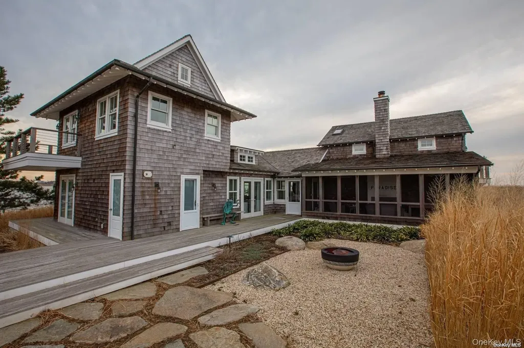 11A Captree Babylon NY 11702