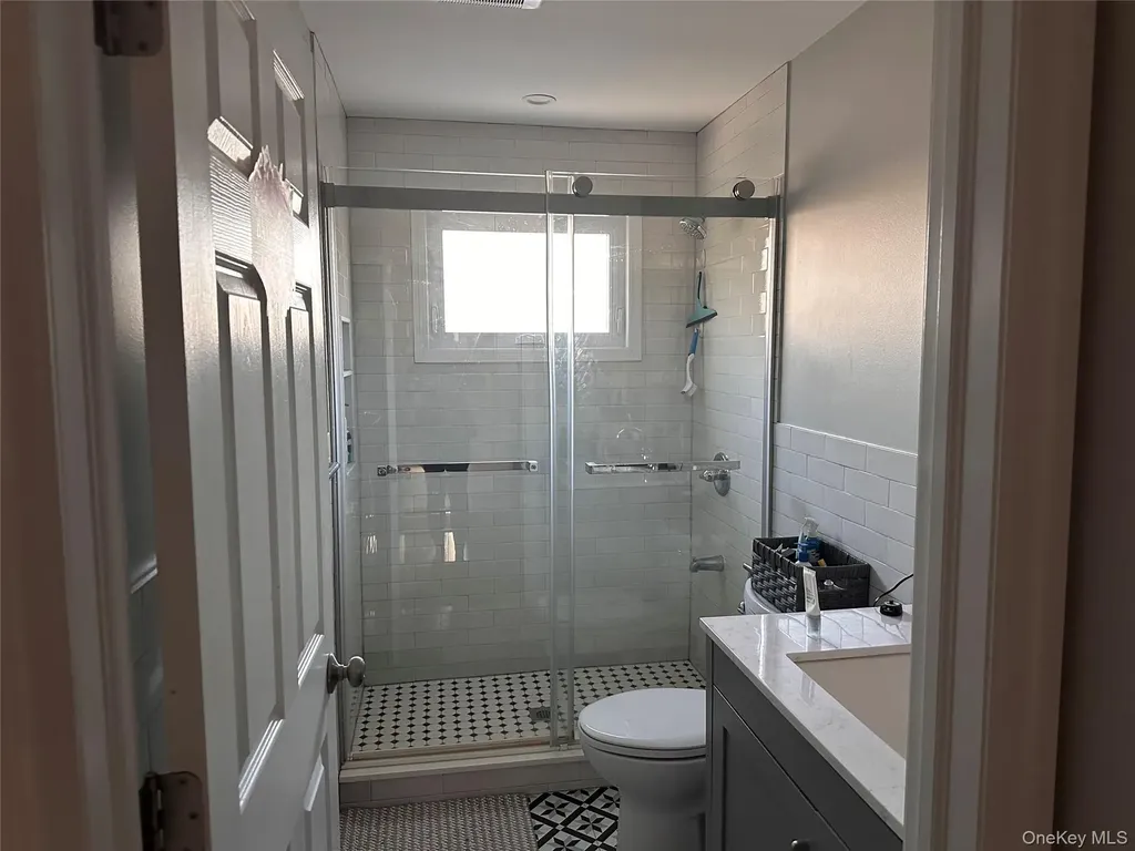 84 Commonwealth Avenue Merrick NY 11566