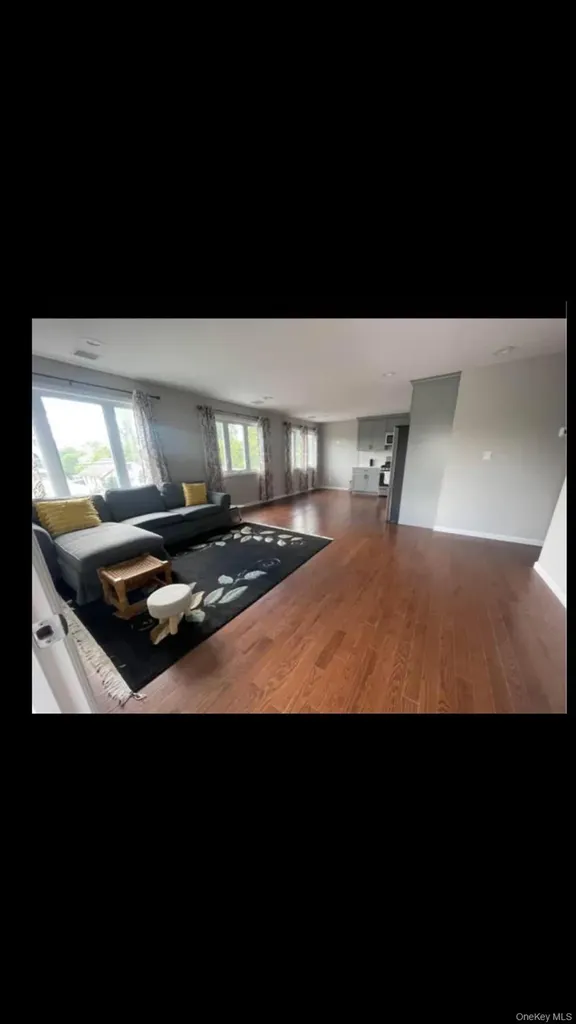 84 Commonwealth Avenue Merrick NY 11566