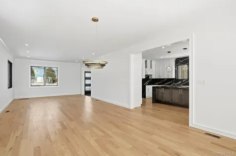 31 Gedney Way White Plains NY 10605