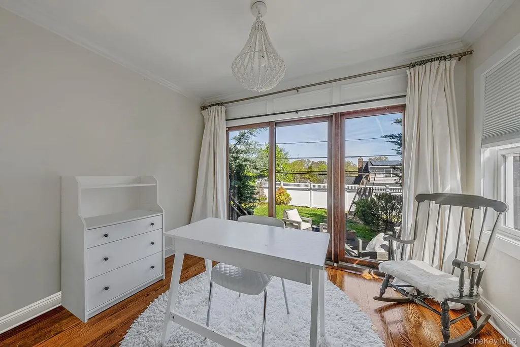 16 Glen Lane Glen Head NY 11545