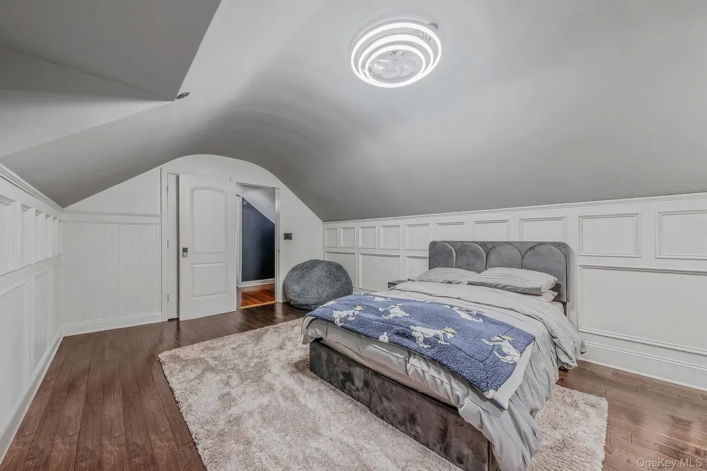 16 Glen Lane Glen Head NY 11545