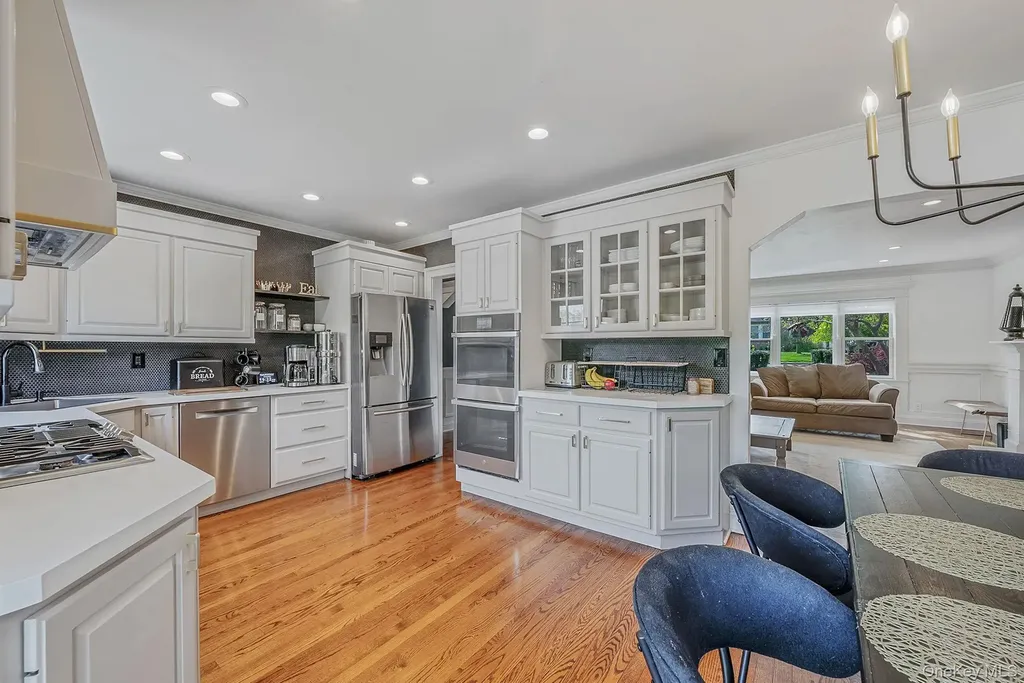16 Glen Lane Glen Head NY 11545