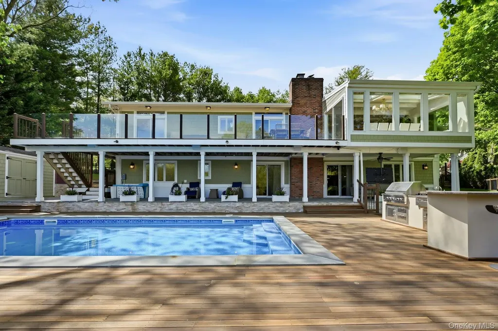 108 East Neck Road Huntington NY 11743