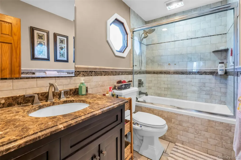 288 Bow Drive Smithtown NY 11787