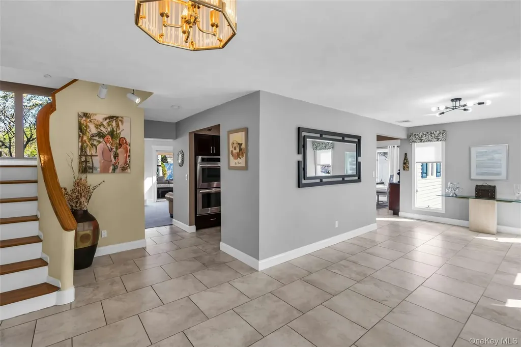 288 Bow Drive Smithtown NY 11787