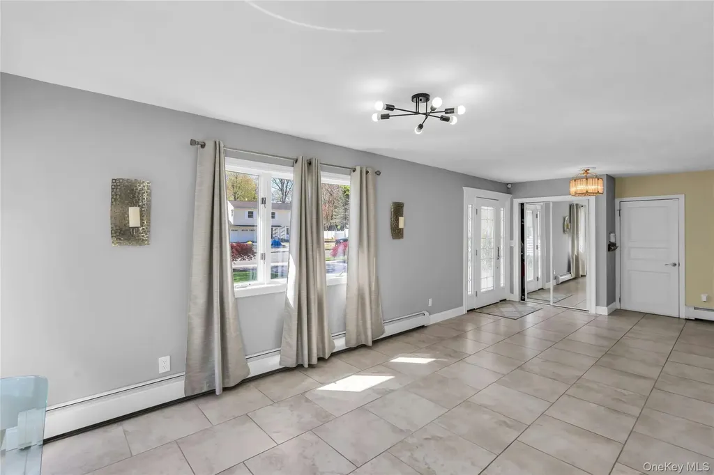288 Bow Drive Smithtown NY 11787