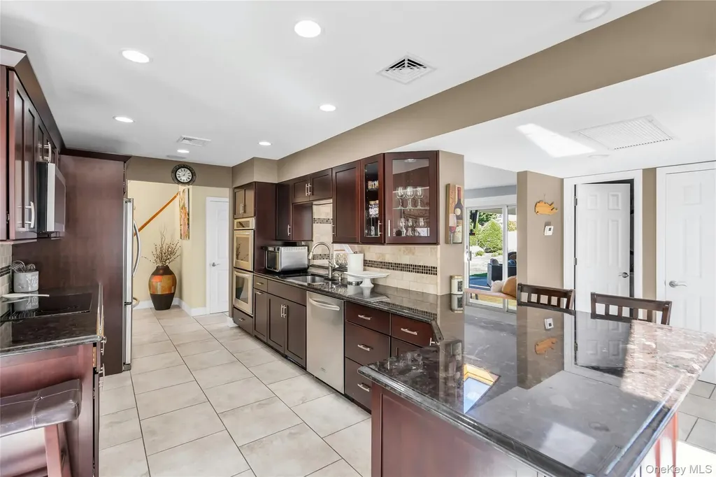 288 Bow Drive Smithtown NY 11787