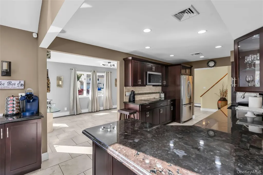 288 Bow Drive Smithtown NY 11787