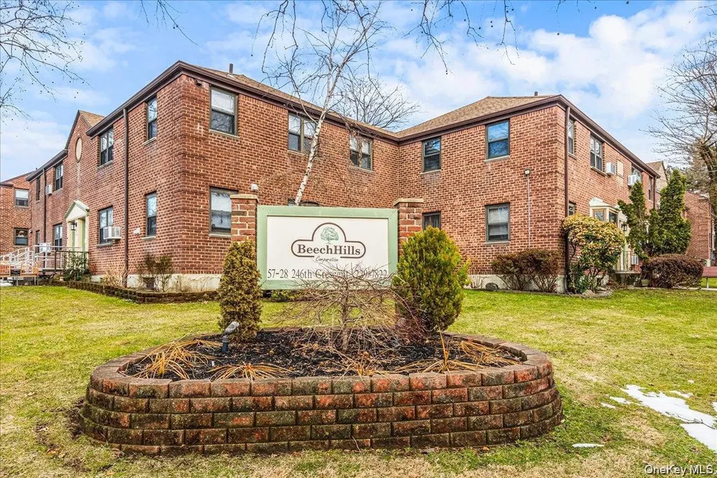 58-58 246th Crescent Douglaston NY 11362