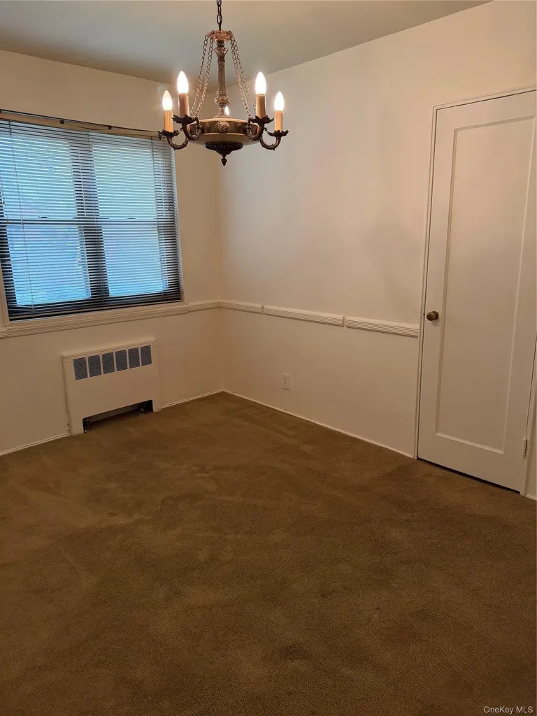 58-58 246th Crescent Douglaston NY 11362