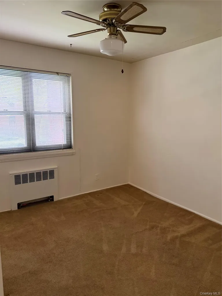 58-58 246th Crescent Douglaston NY 11362